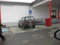 Неравилно паркиране на места за автомобили със съответен стикер за собственост на инвалид